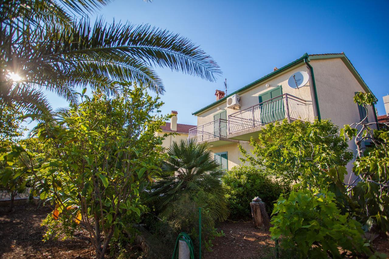 Villa Vosilla Apartments Cres Exterior photo