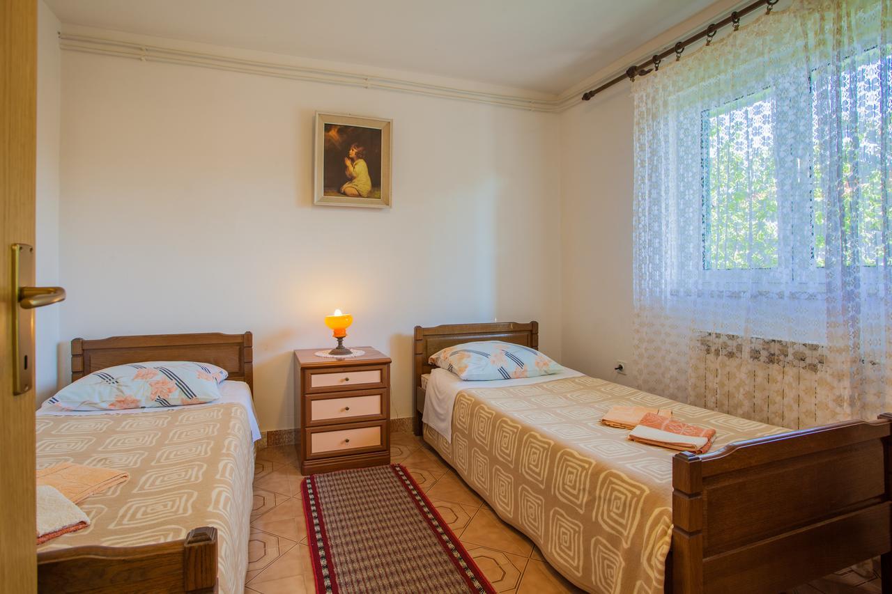 Villa Vosilla Apartments Cres Exterior photo